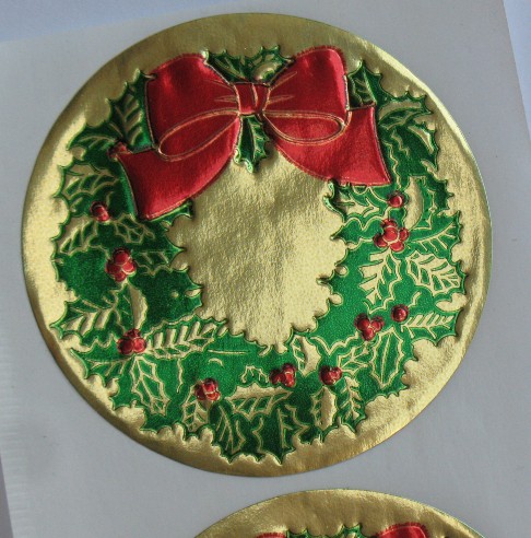 Wreath, red green on gold